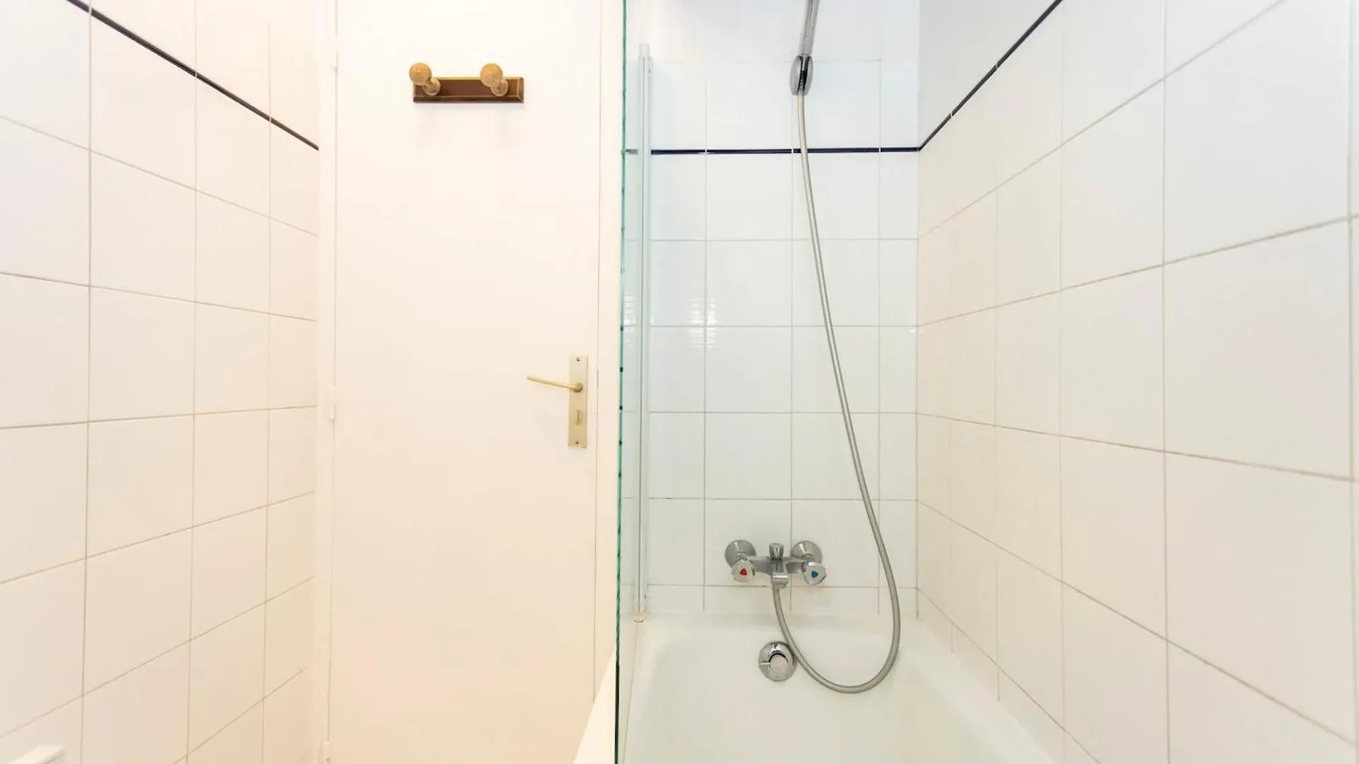 Upper 1br Cozy Apartment *