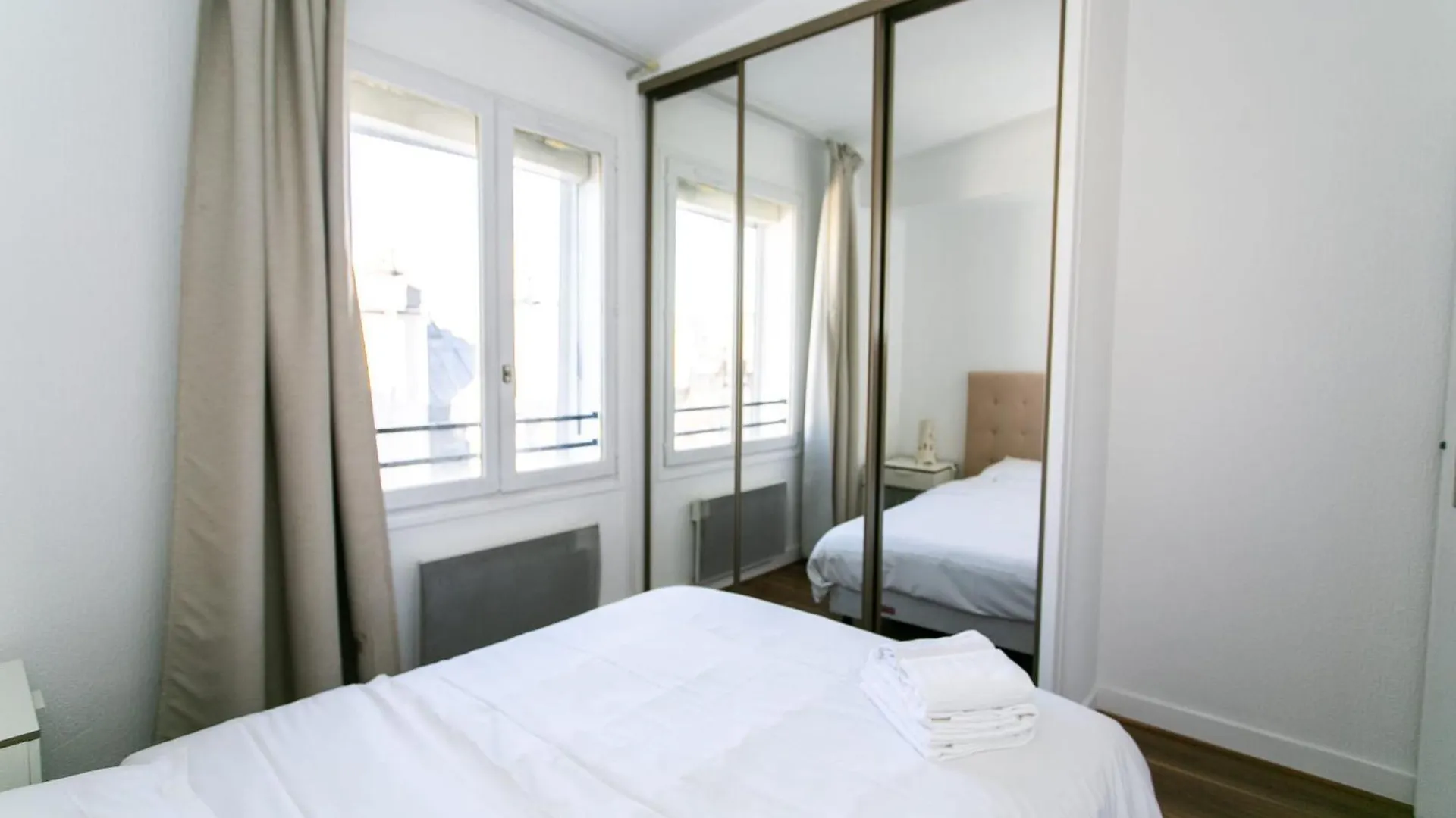 Upper 1br Cozy *