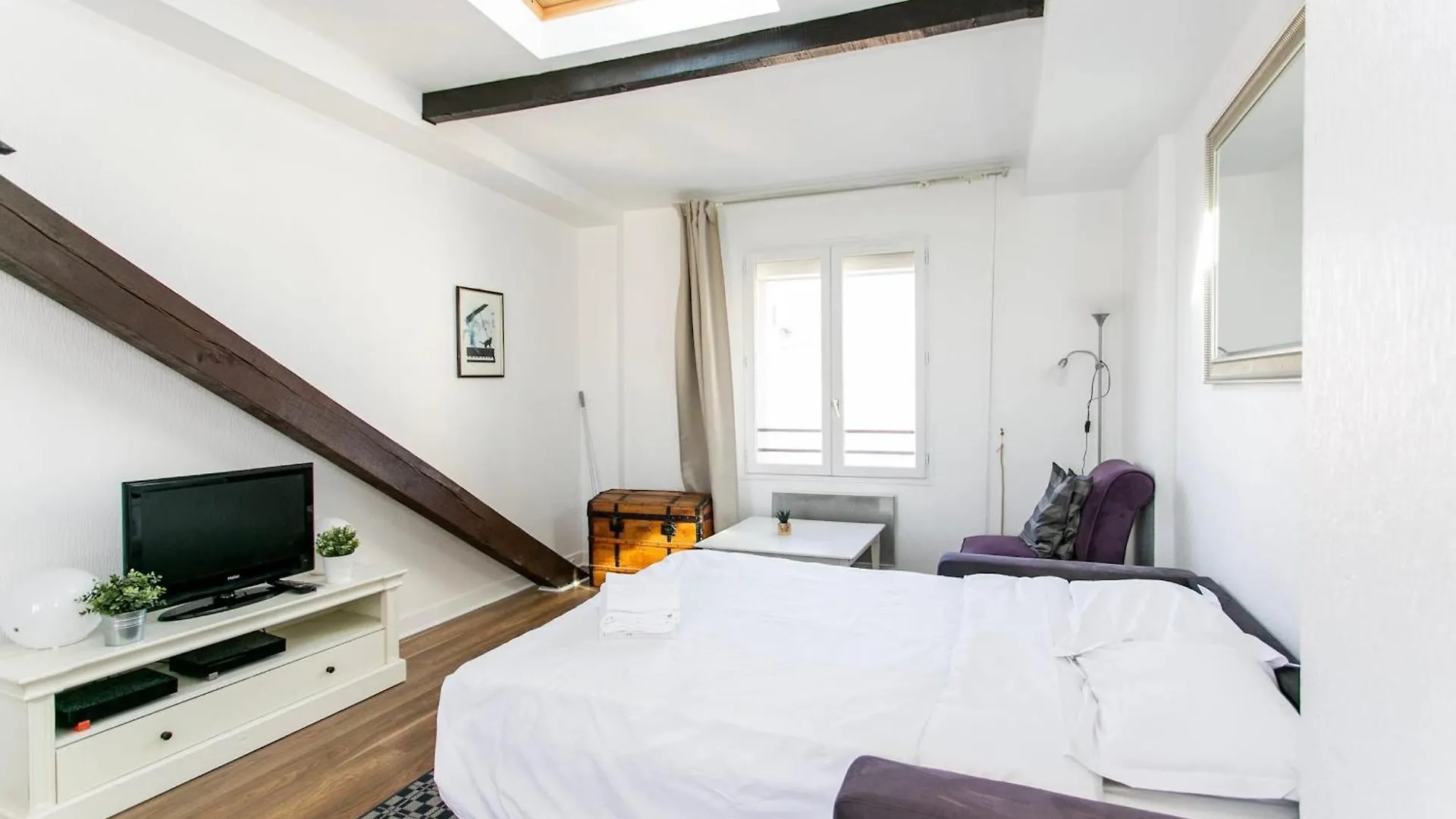 Upper 1br Cozy *