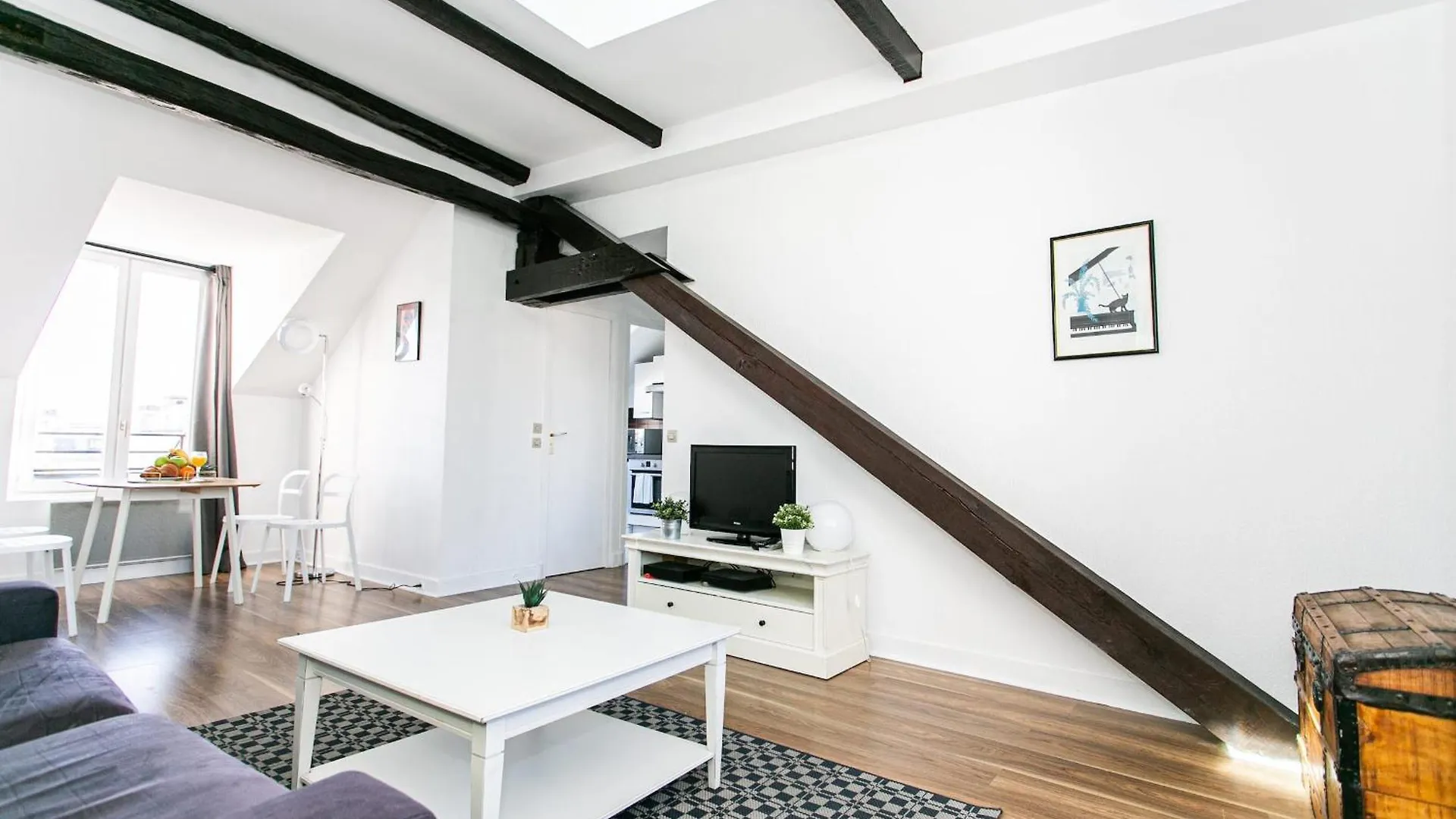 Upper 1br Cozy